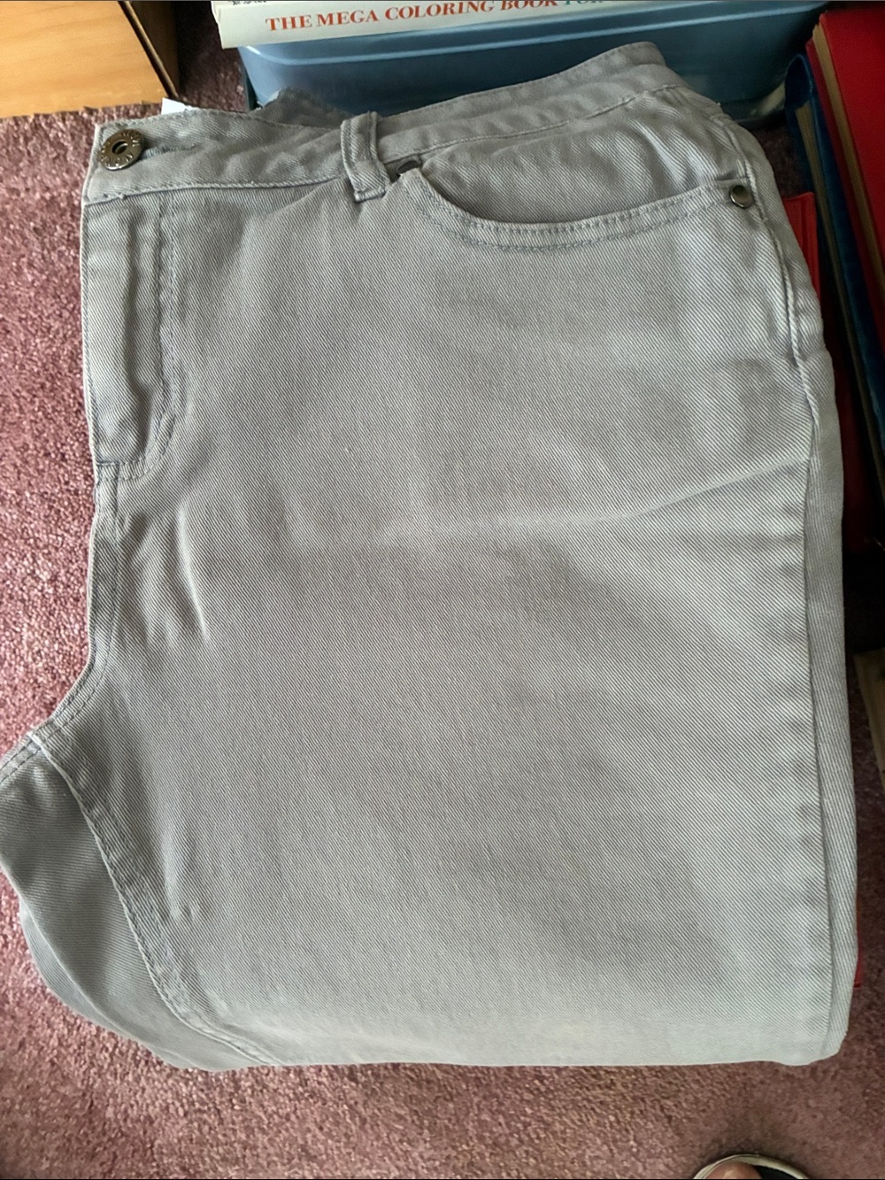Monroe & Main Women's Straight Leg Jeans in Light Gray